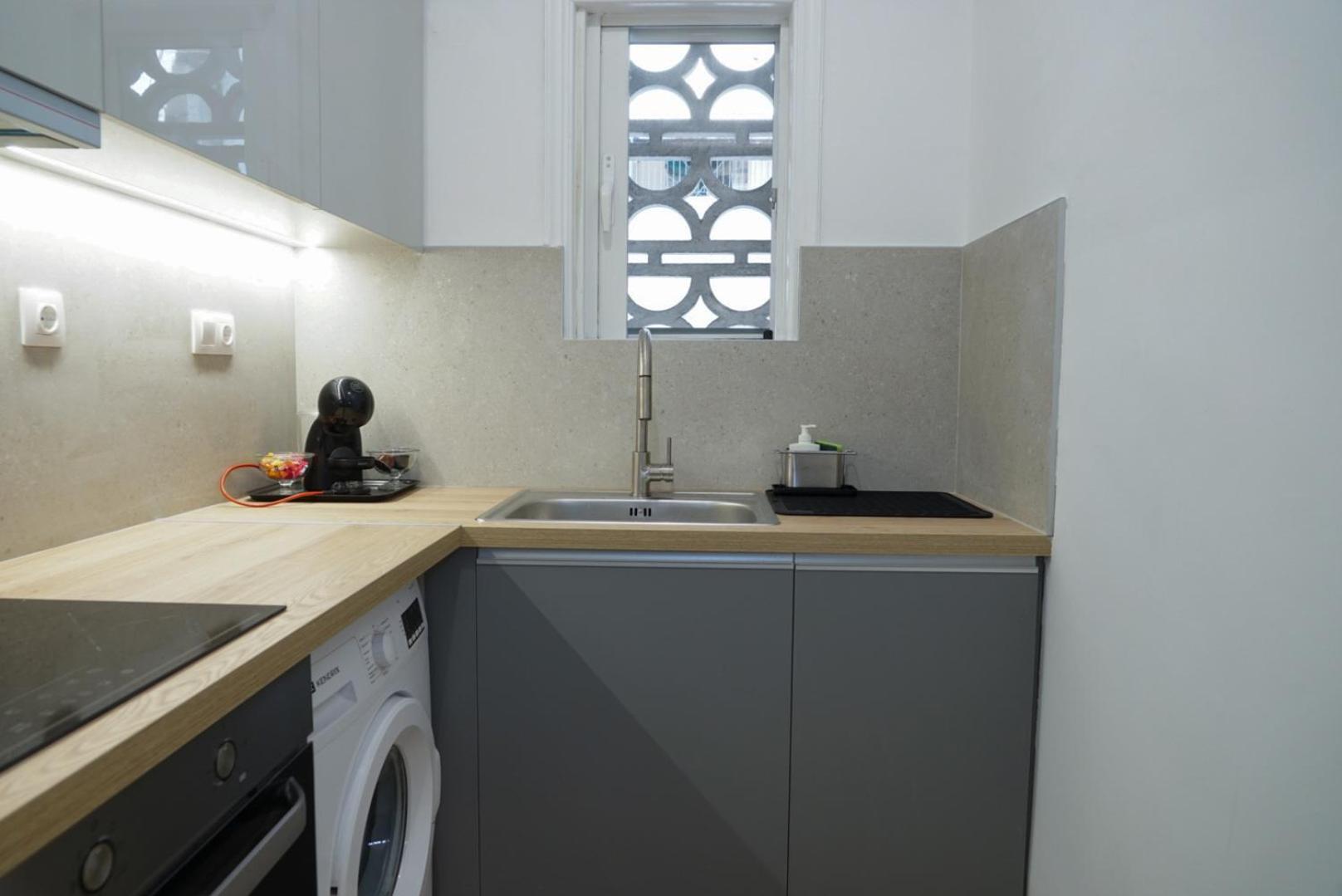 Comfy Studio Apartment Very Close To City Centre Атина Екстериор снимка