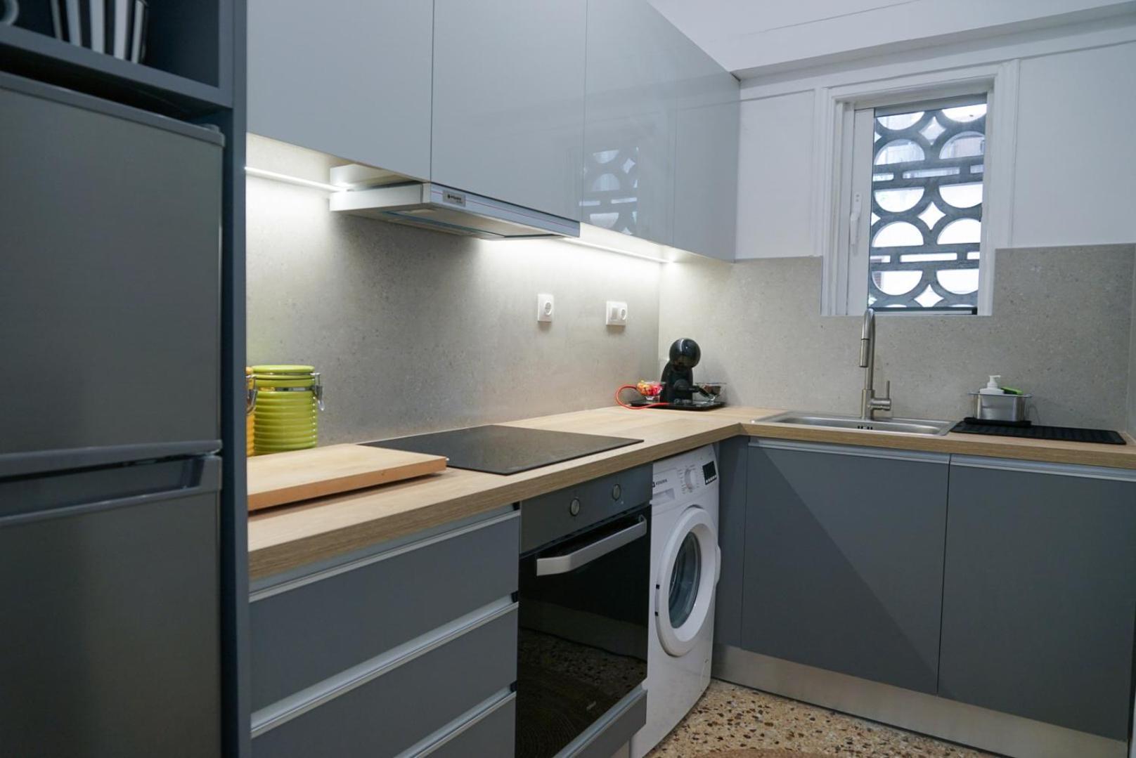 Comfy Studio Apartment Very Close To City Centre Атина Екстериор снимка